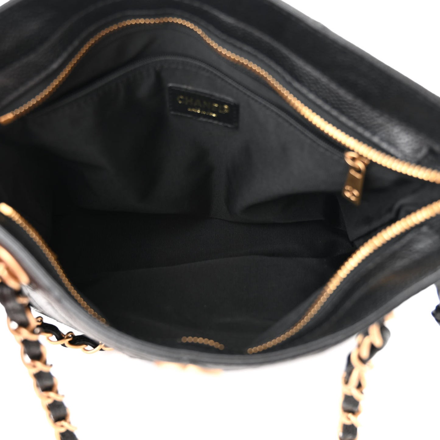 Caviar Diamond Embossed Shoulder Bag Black