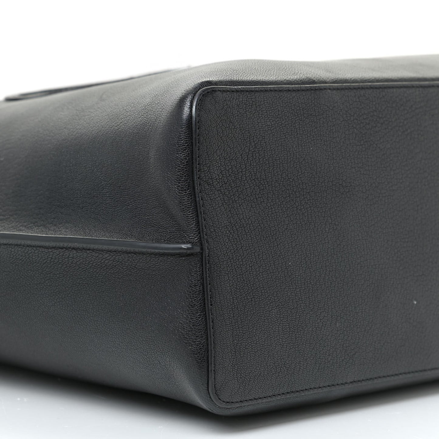 Calfskin Large Vlogo Tote Black