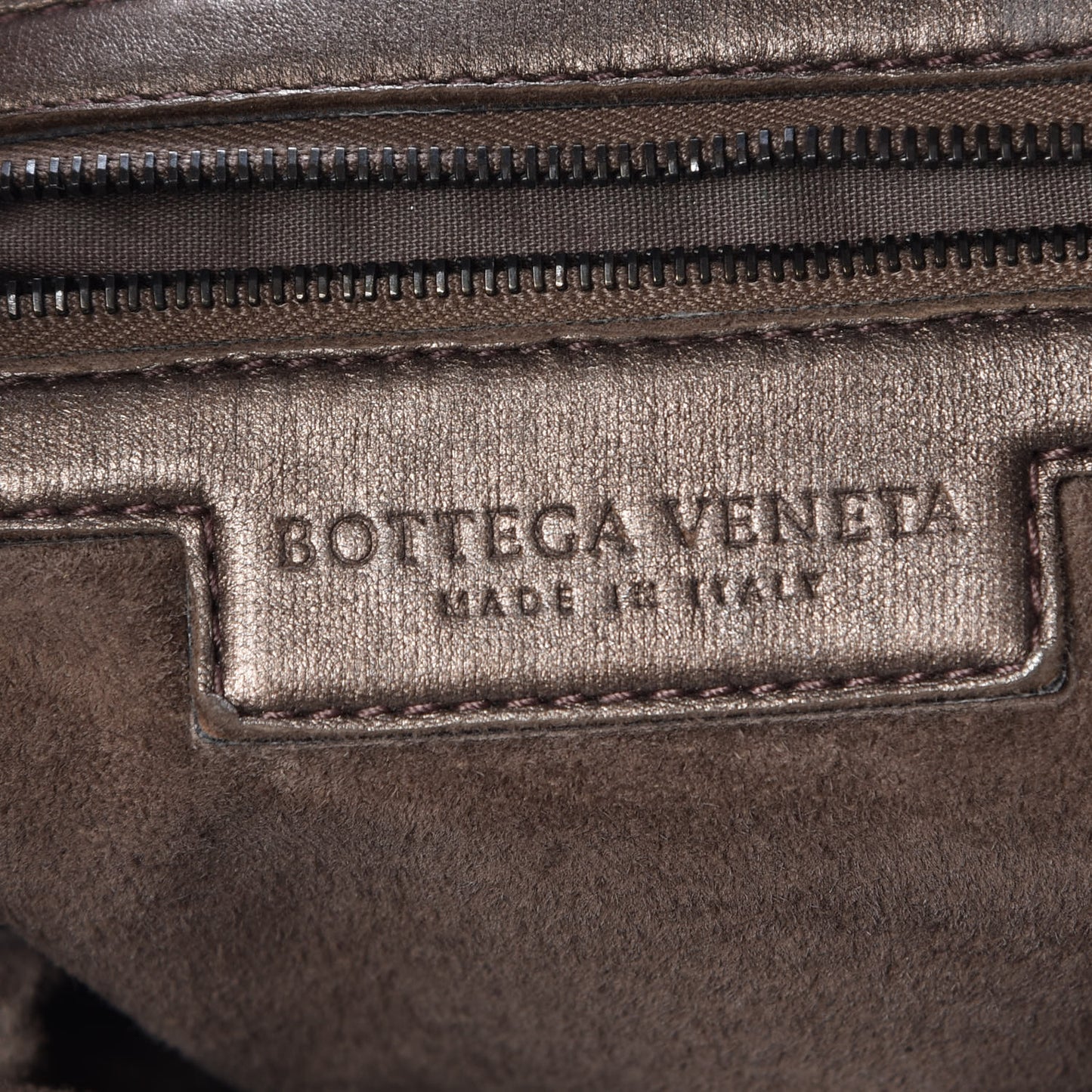 Metallic Nappa Intrecciato Medium Veneta Elephant