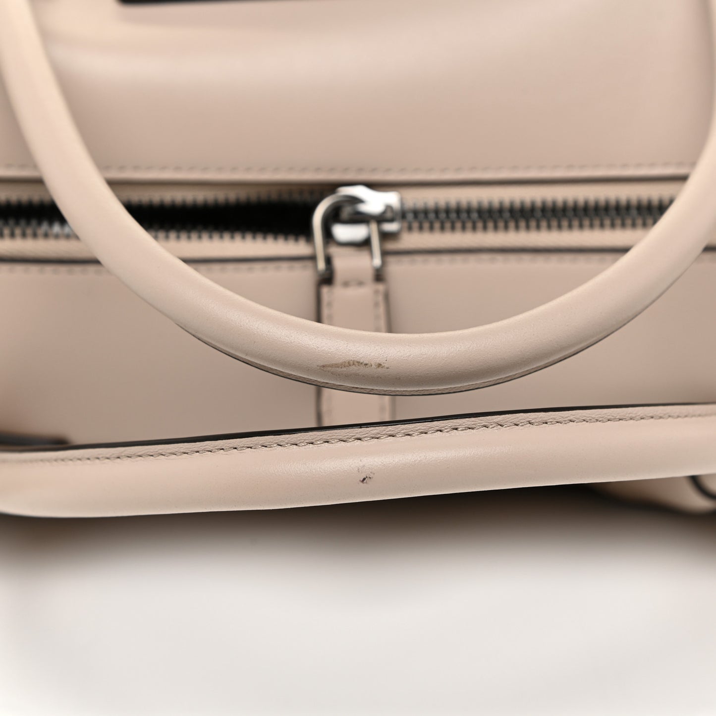 Soft Calfskin Medium Soft Antigona Dune