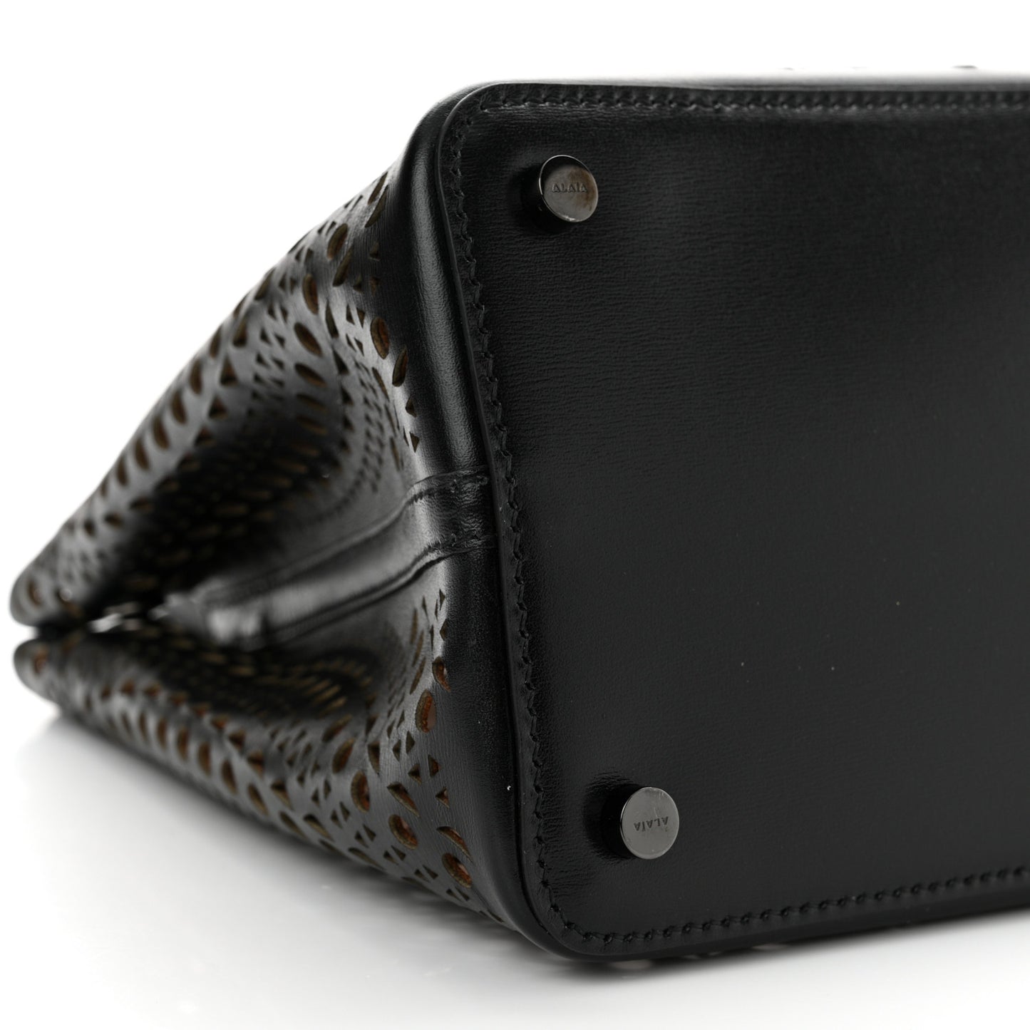 Lux Calfskin Vienne Mina 25 Bag Black