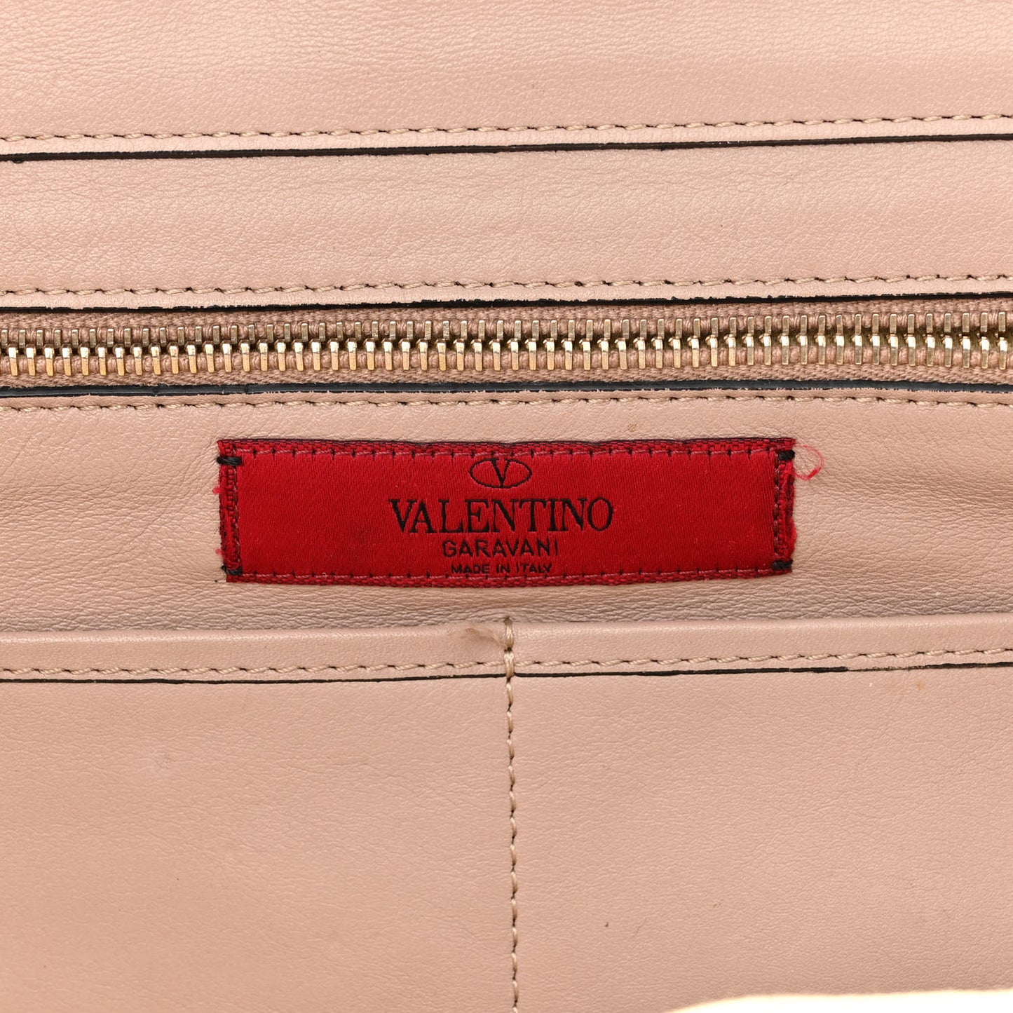 Vitello Medium Rockstud Tote Poudre