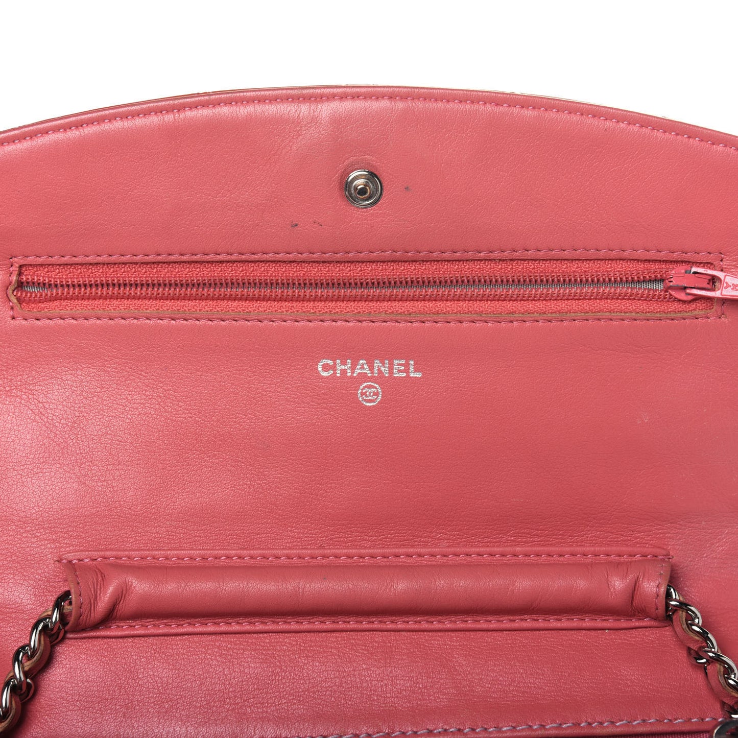 Patent Quilted Brilliant Wallet On Chain WOC Pink