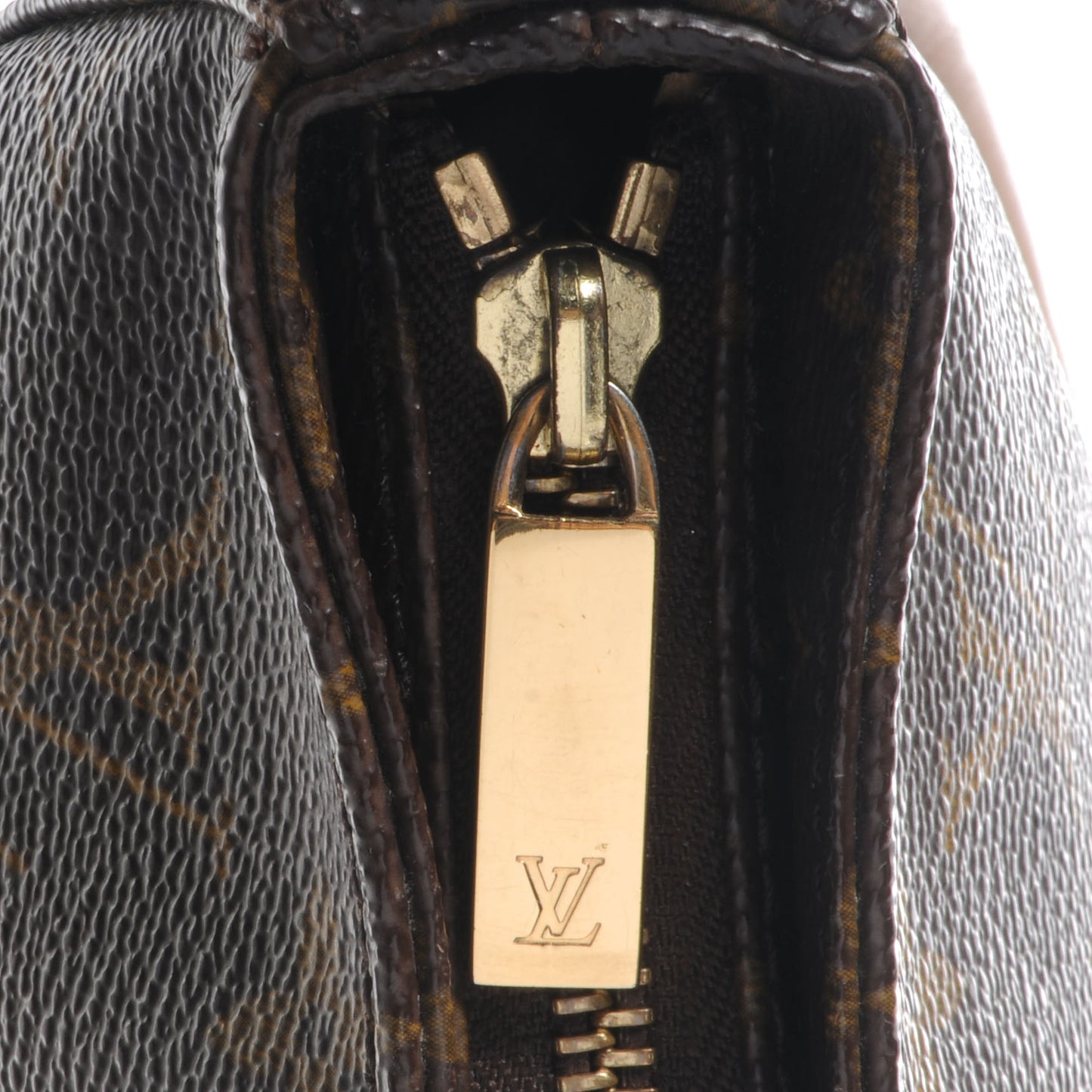 Monogram Looping MM