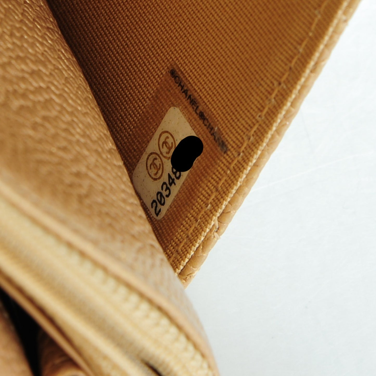 Pearly Caviar Quilted Wallet On Chain WOC Gold