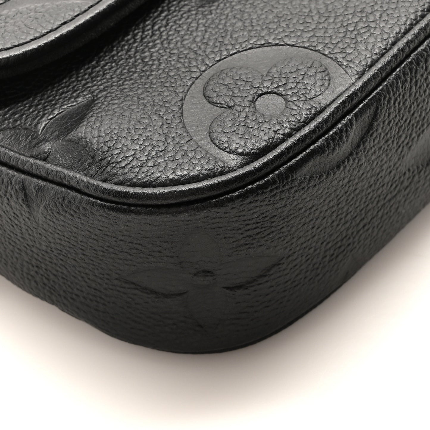 Empreinte Monogram Giant Ivy Wallet On Chain Black