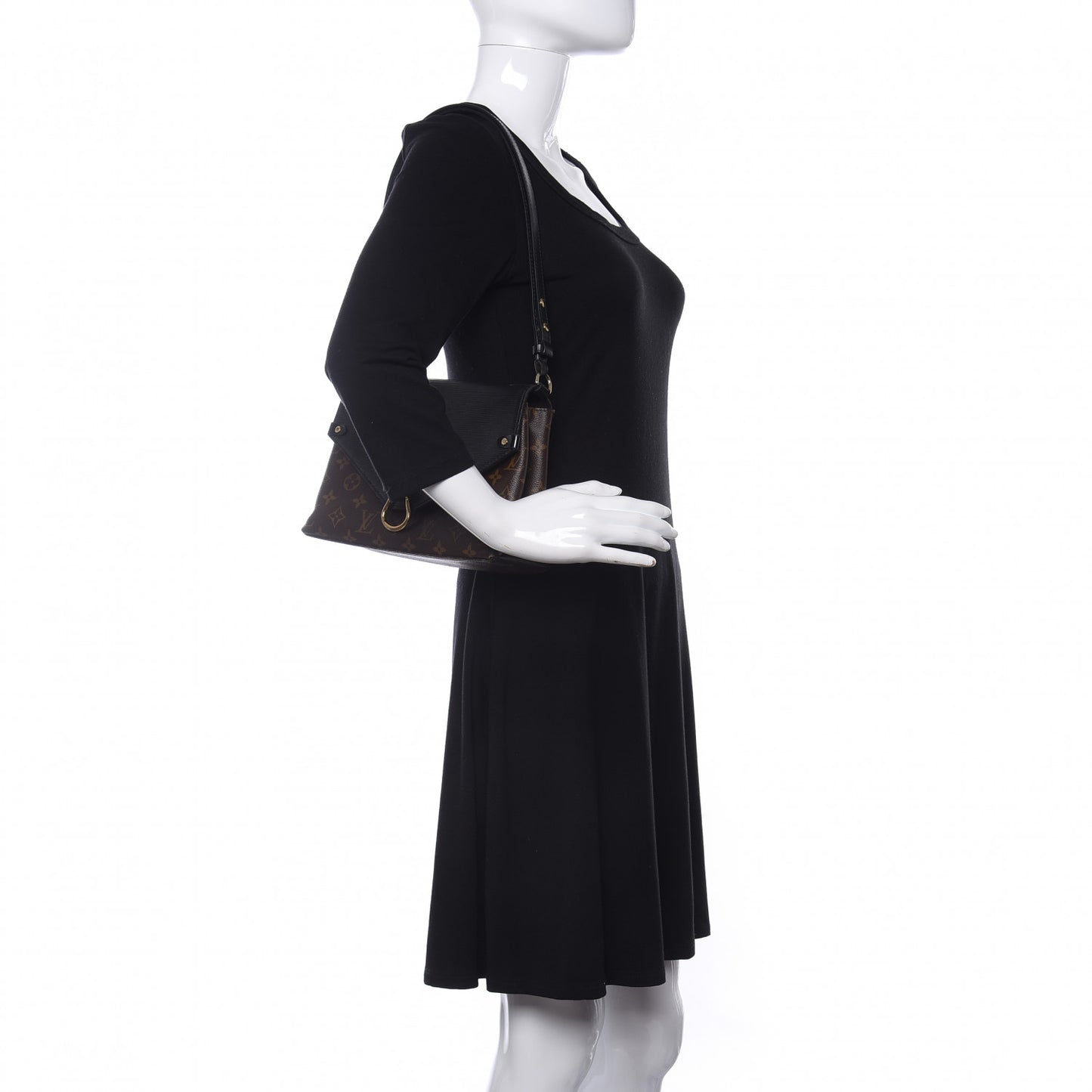 Epi Monogram Saint Michel Black