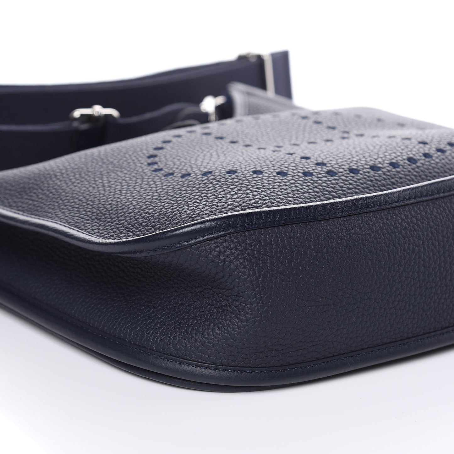 Taurillon Clemence Evelyne III PM Bleu Nuit