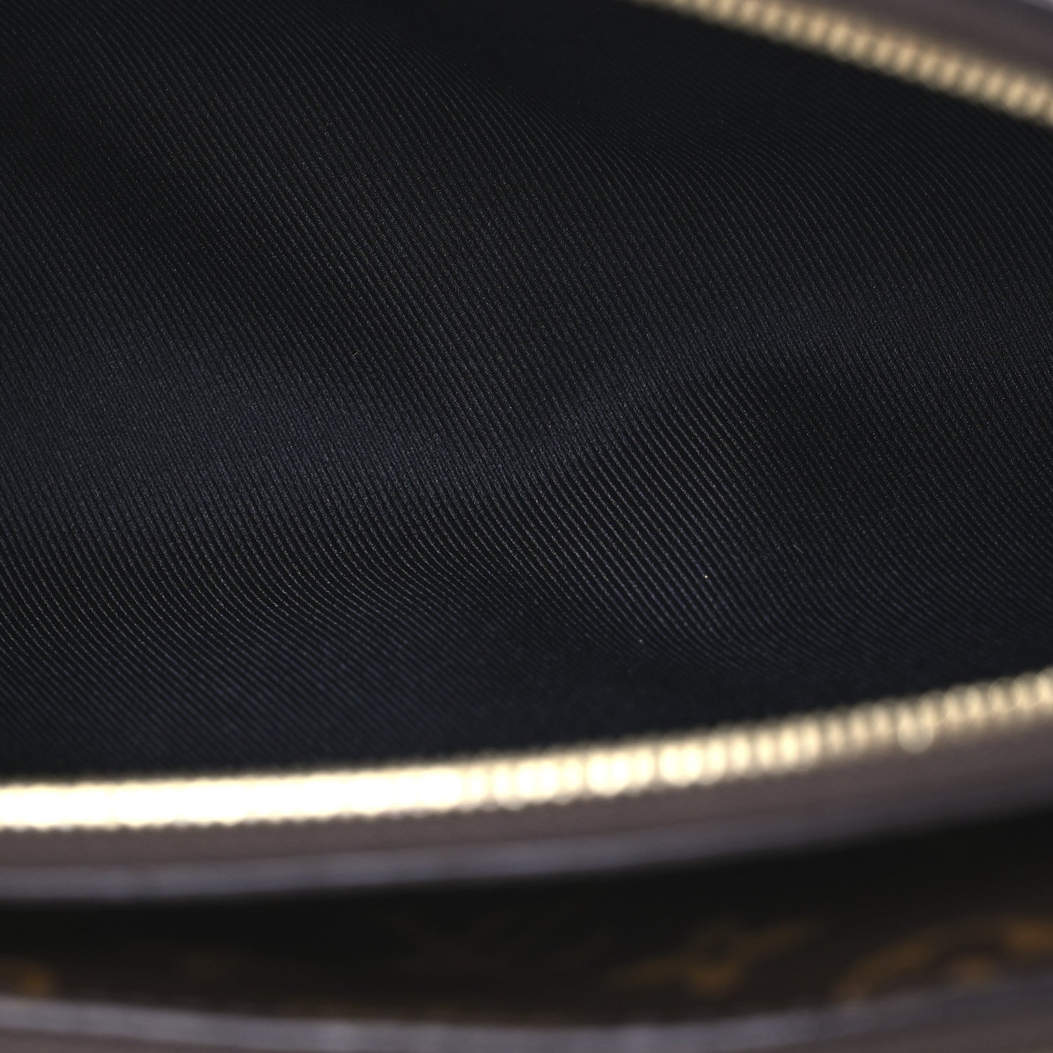 Louis Vuitton Monogram Be Alma 5 of 10