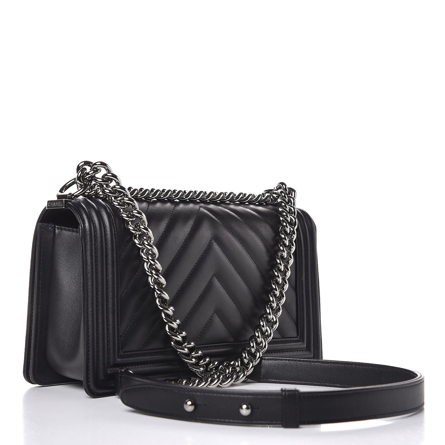 Calfskin Chevron Quilted Medium Boy Flap Black