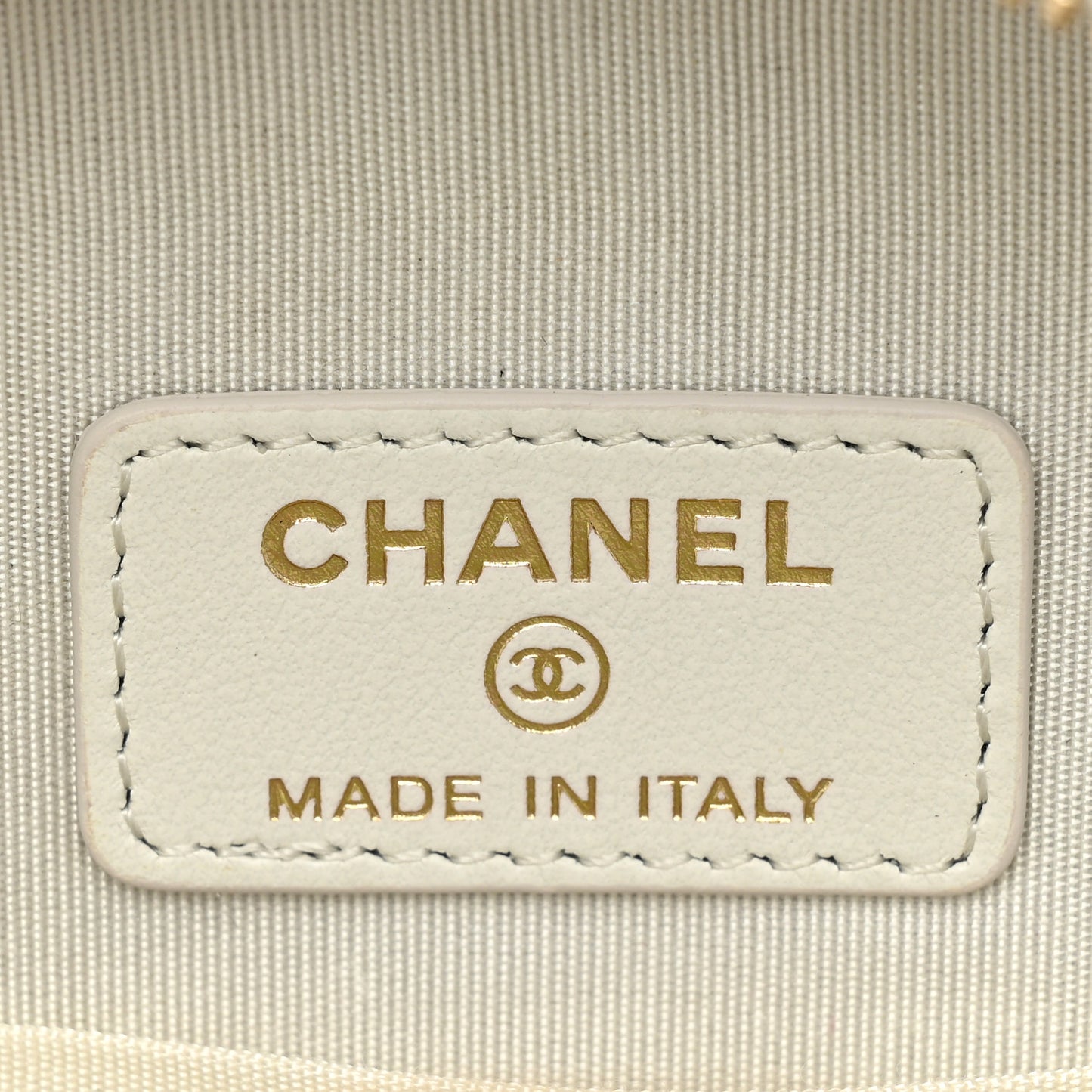 Goatskin Quilted Chanel 19 Round Clutch With Chain White