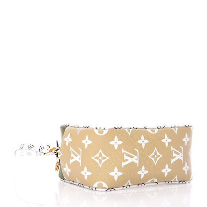 Louis Vuitton Monogram Giant Beach Pouch Kaki 4 of 10