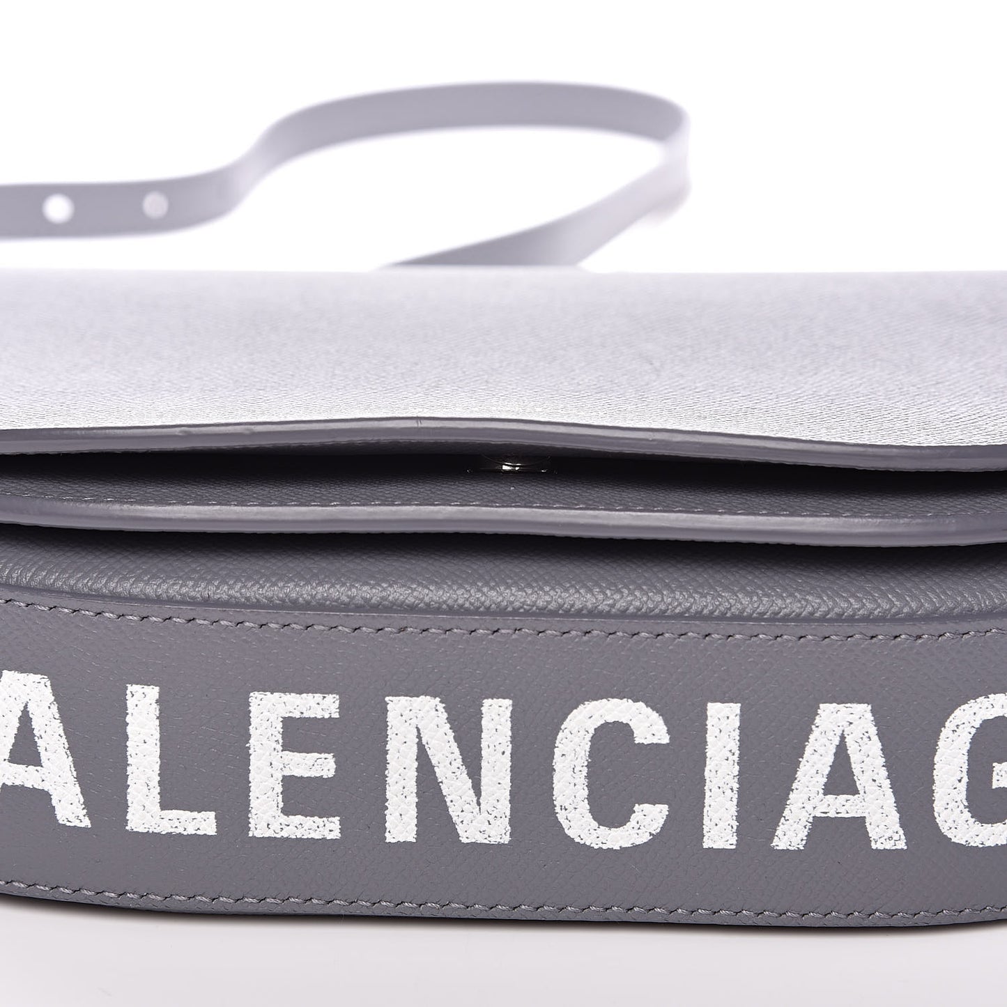 Grained Calfskin Logo S Ville Day Bag Gris Perle Fonce White