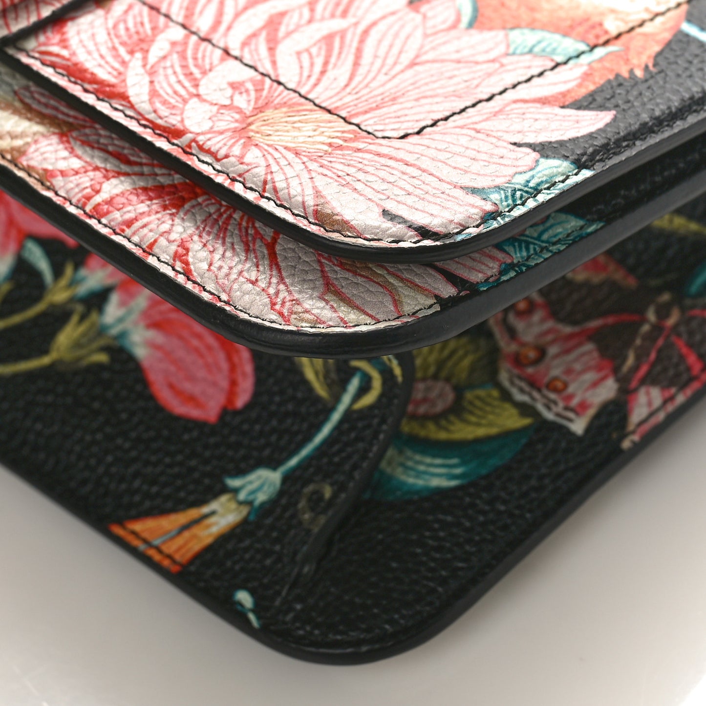 Calfskin Floral Print Vara Bow Chain Flap Crossbody Black Multicolor