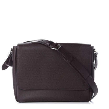 Louis Vuitton Taiga Roman MM Messenger NM Acajou 1 of 9