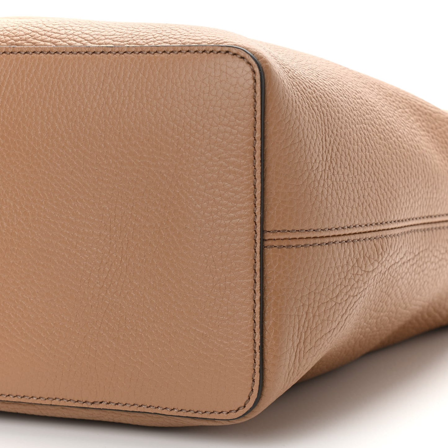 Pebbled Calfskin Large Soho Hobo Camelia