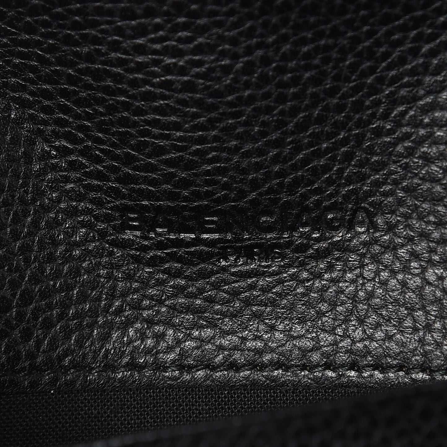 Grained Calfskin Classic Gold Hardware Money Wallet Black