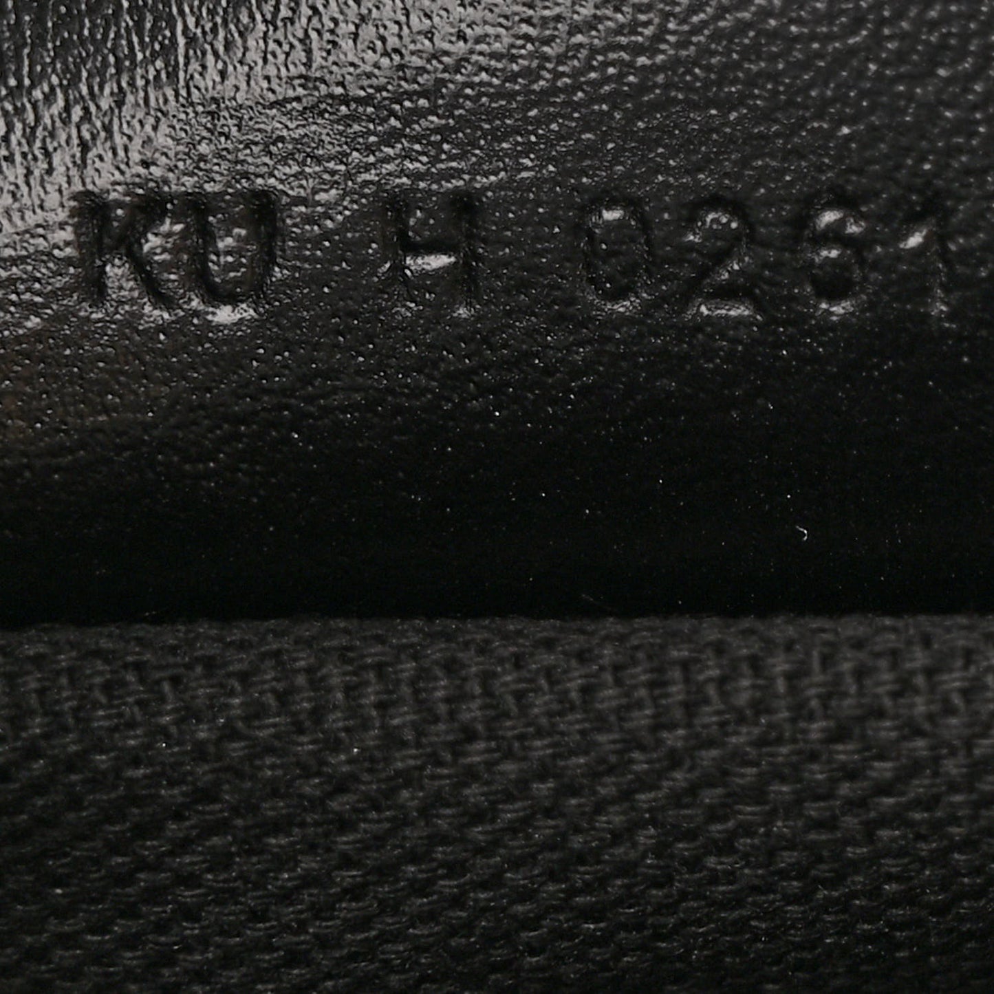 Shiny Lord Calfskin Medium Antigona Black