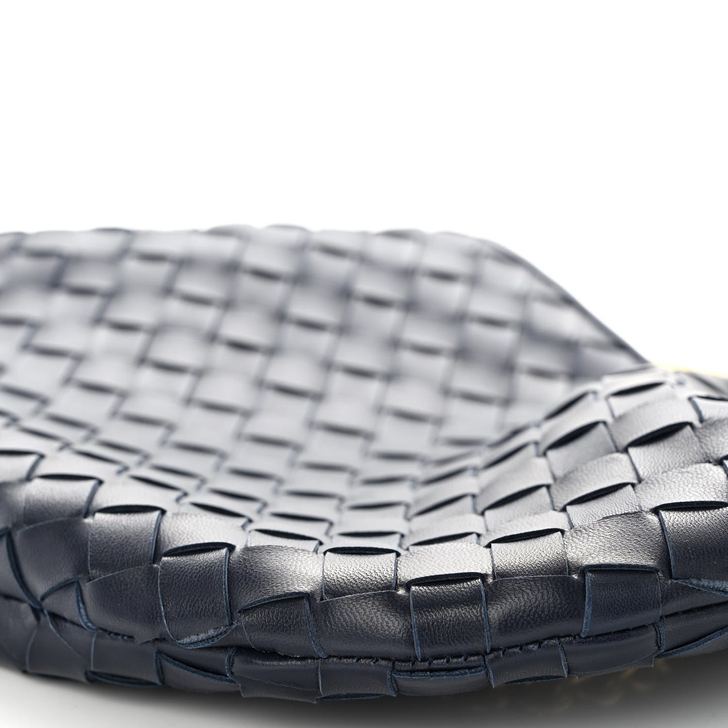 Nappa Intrecciato Sardine With Chain Bag Space