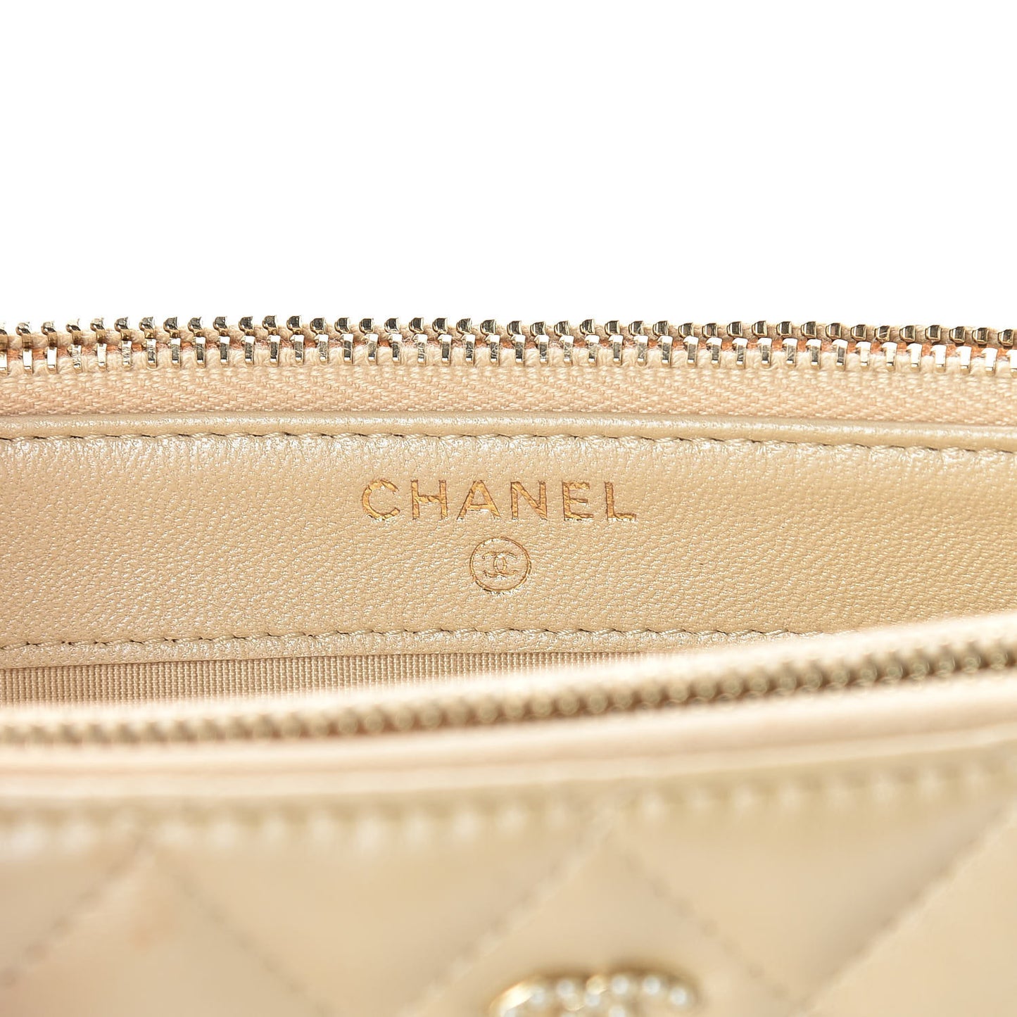 Iridescent Lambskin Quilted Pearl Clutch With Chain Beige