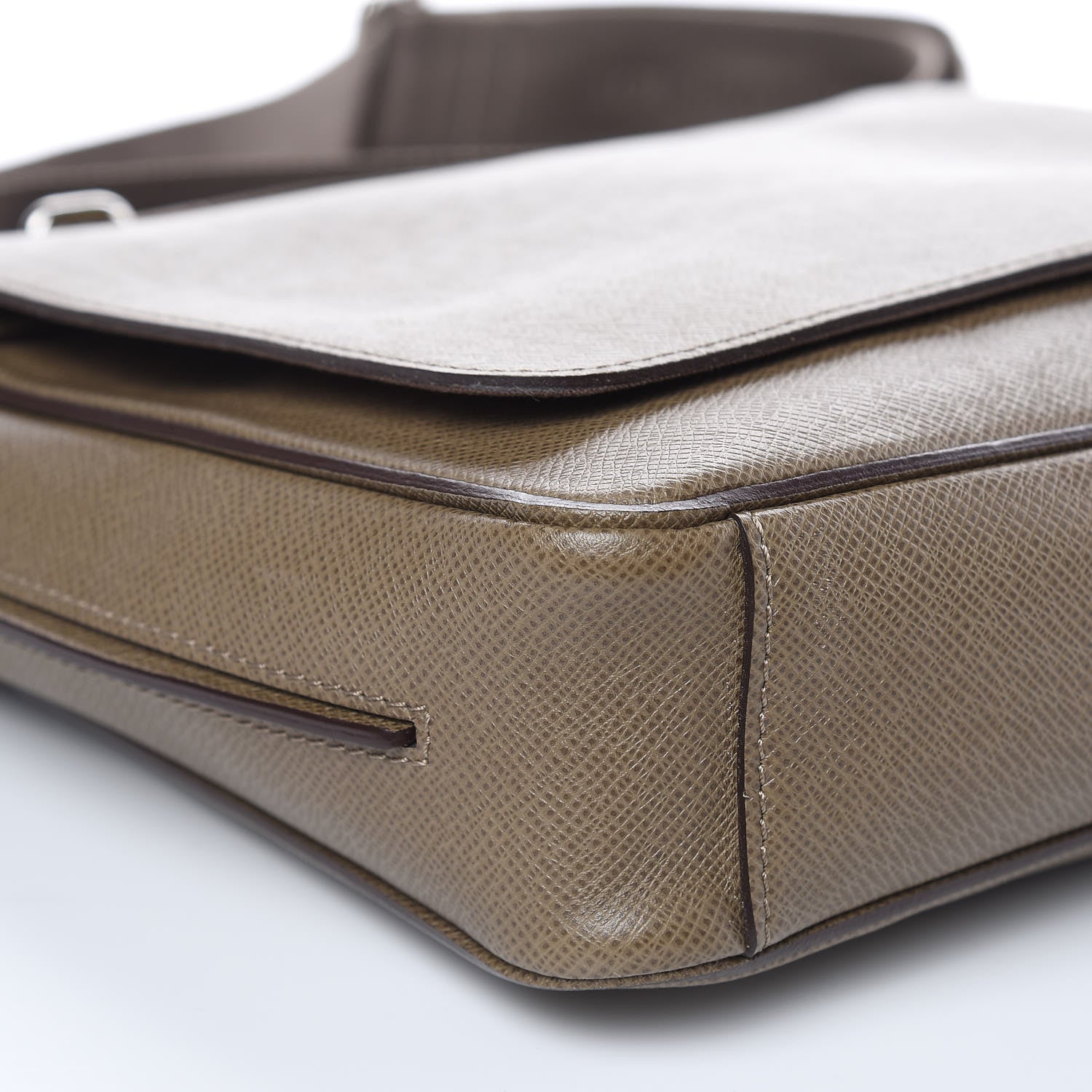 Louis Vuitton Taiga Roman PM Messenger Oural 7 of 12