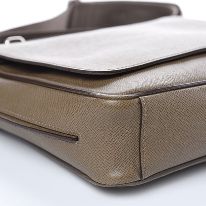 Louis Vuitton Taiga Roman PM Messenger Oural 7 of 12