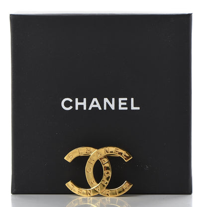 Chanel Metal Paris Button CC Large Brooch Gold 5 of 5