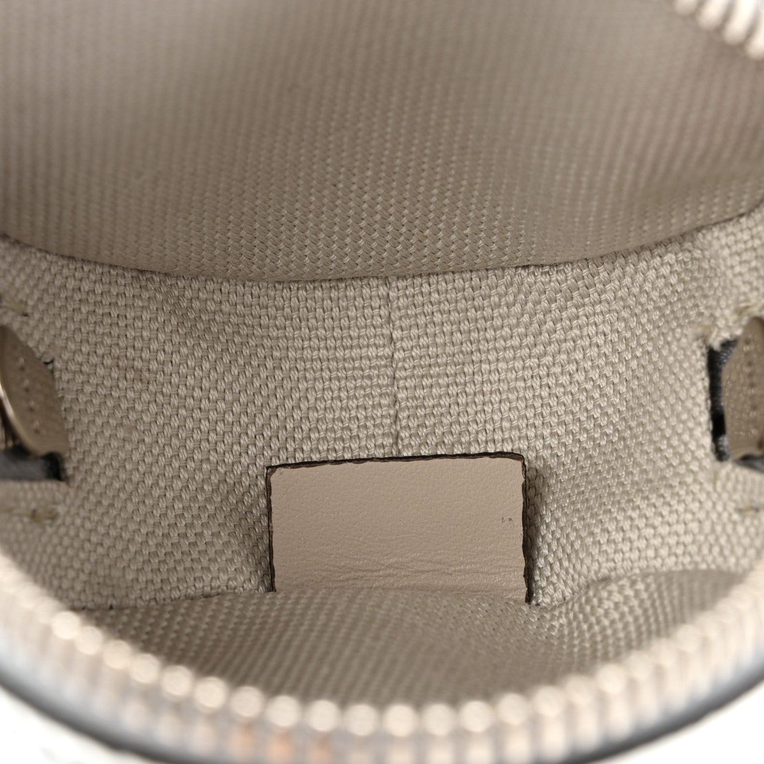 Gucci Guccissima Mirror Effect GG Round Coin Purse Silver 5 of 10