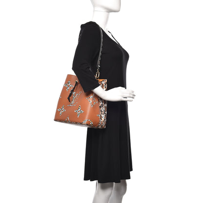 Louis Vuitton Monogram Giant Jungle NéoNoé Caramel 2 of 9