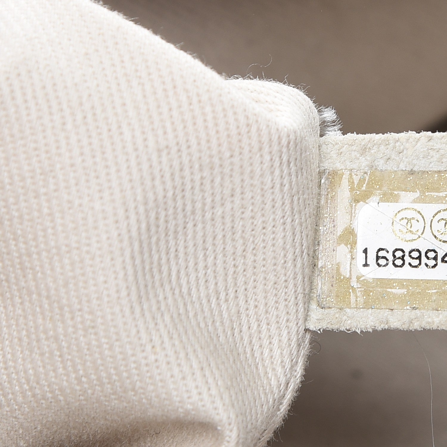 Chanel Suede Darjeeling Hobo Light Grey 7 of 16