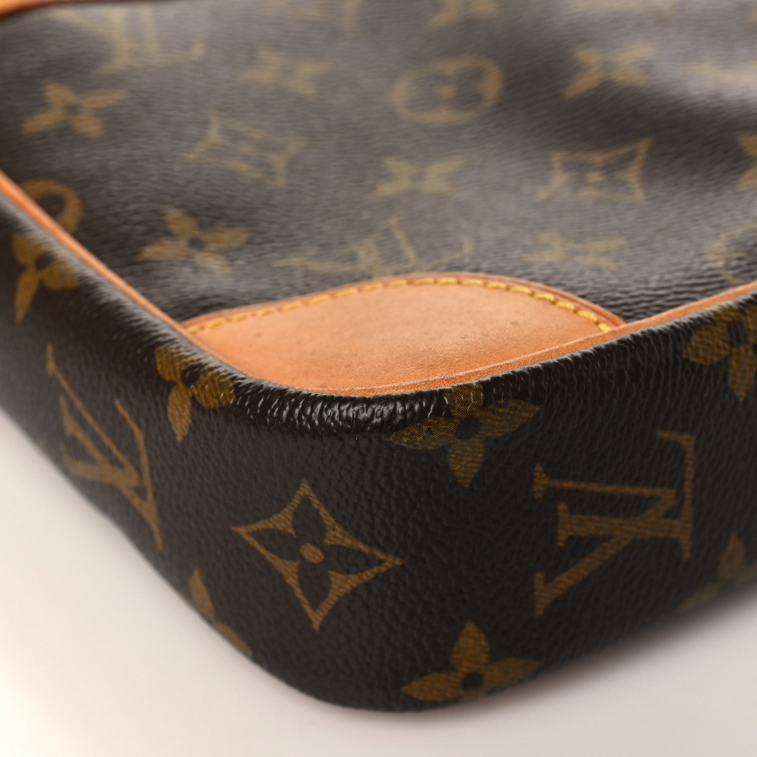 Louis Vuitton Monogram Danube 21 8 of 11
