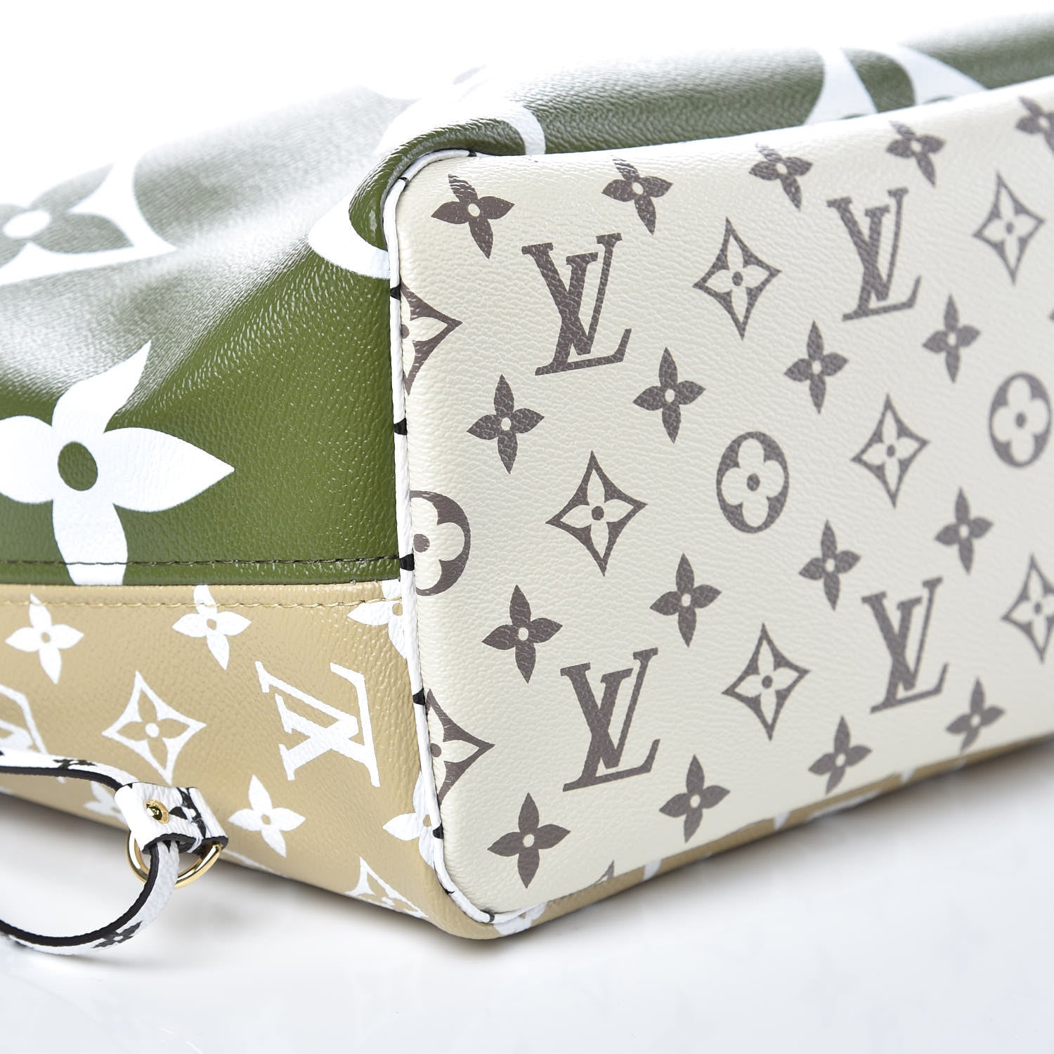 Louis Vuitton Monogram Giant Neverfull MM Kaki 9 of 10