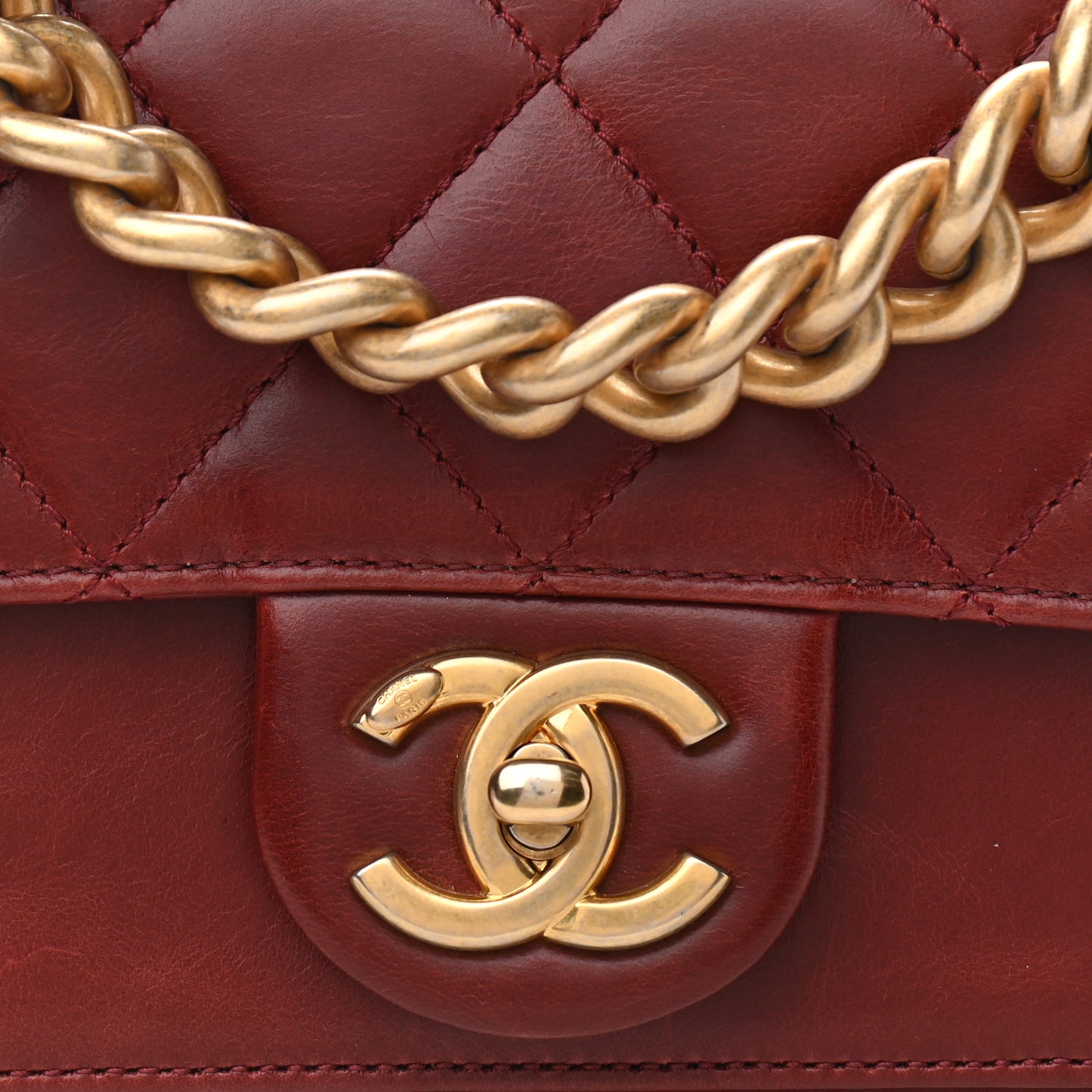 Iridescent Calfskin Quilted Small Straight Lined Flap Red