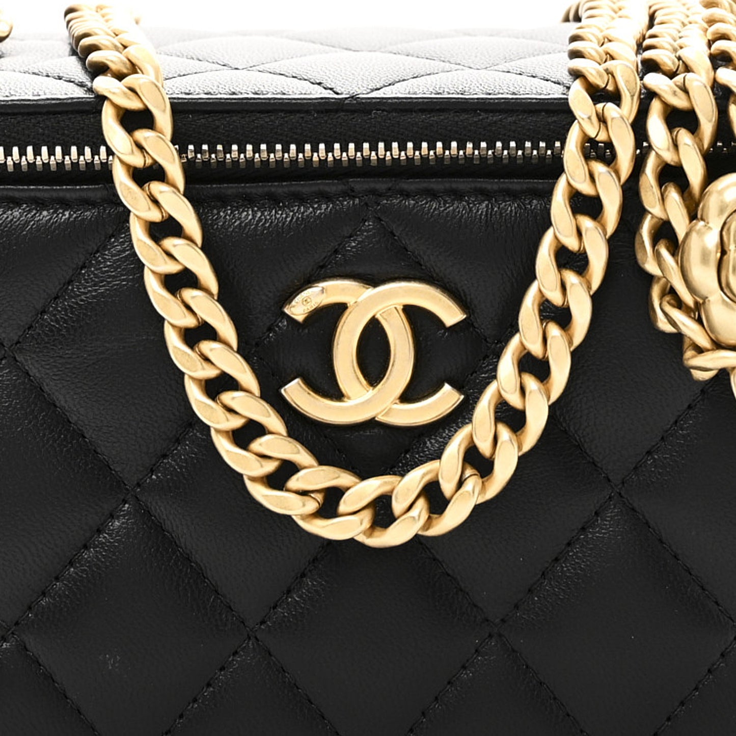 Lambskin Quilted Sweet Camellia Small Vanity Case With Chain Black