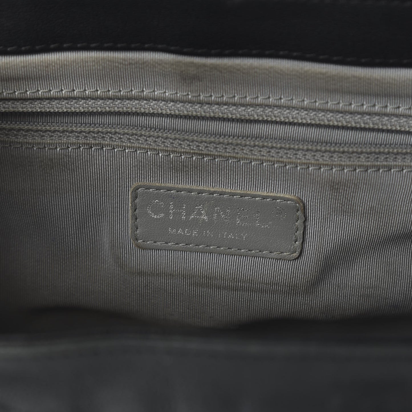 Washed Lambskin Quilted Medium Chain Around Messenger Black