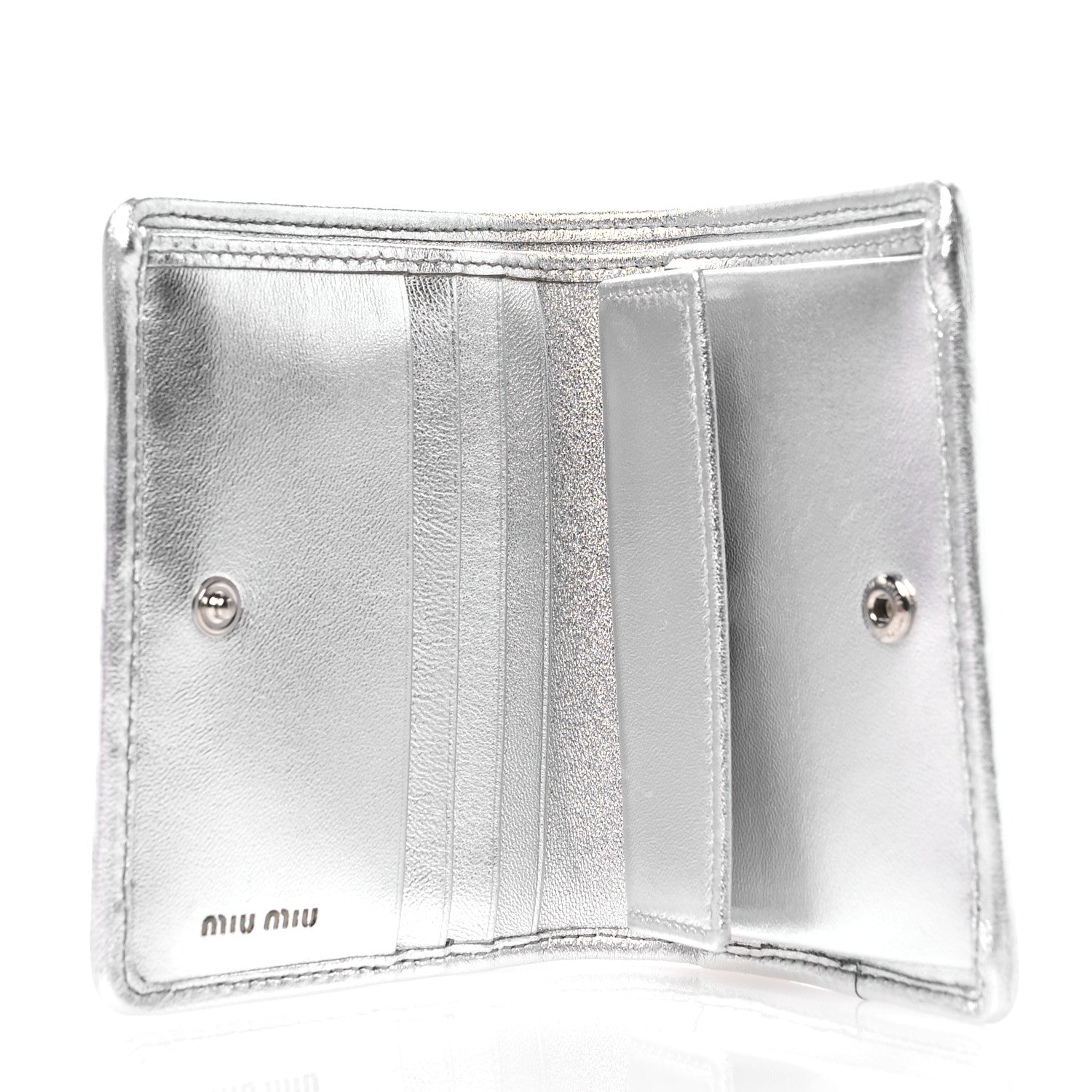 Miu Miu Metallic Nappa Matelasse Bi-Fold Compact Wallet Argento 5 of 9