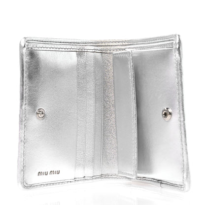 Miu Miu Metallic Nappa Matelasse Bi-Fold Compact Wallet Argento 5 of 9