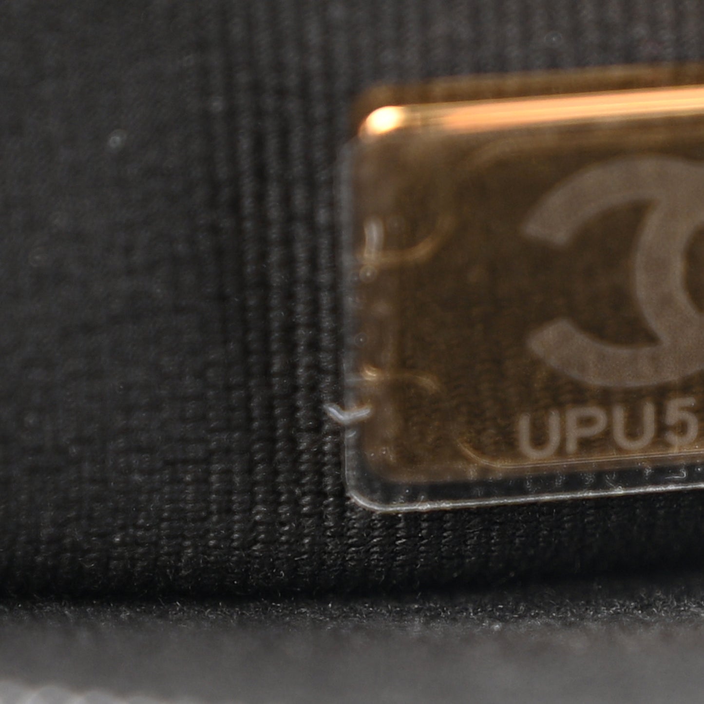 Caviar Quilted Textured CC Wallet On Chain WOC Black