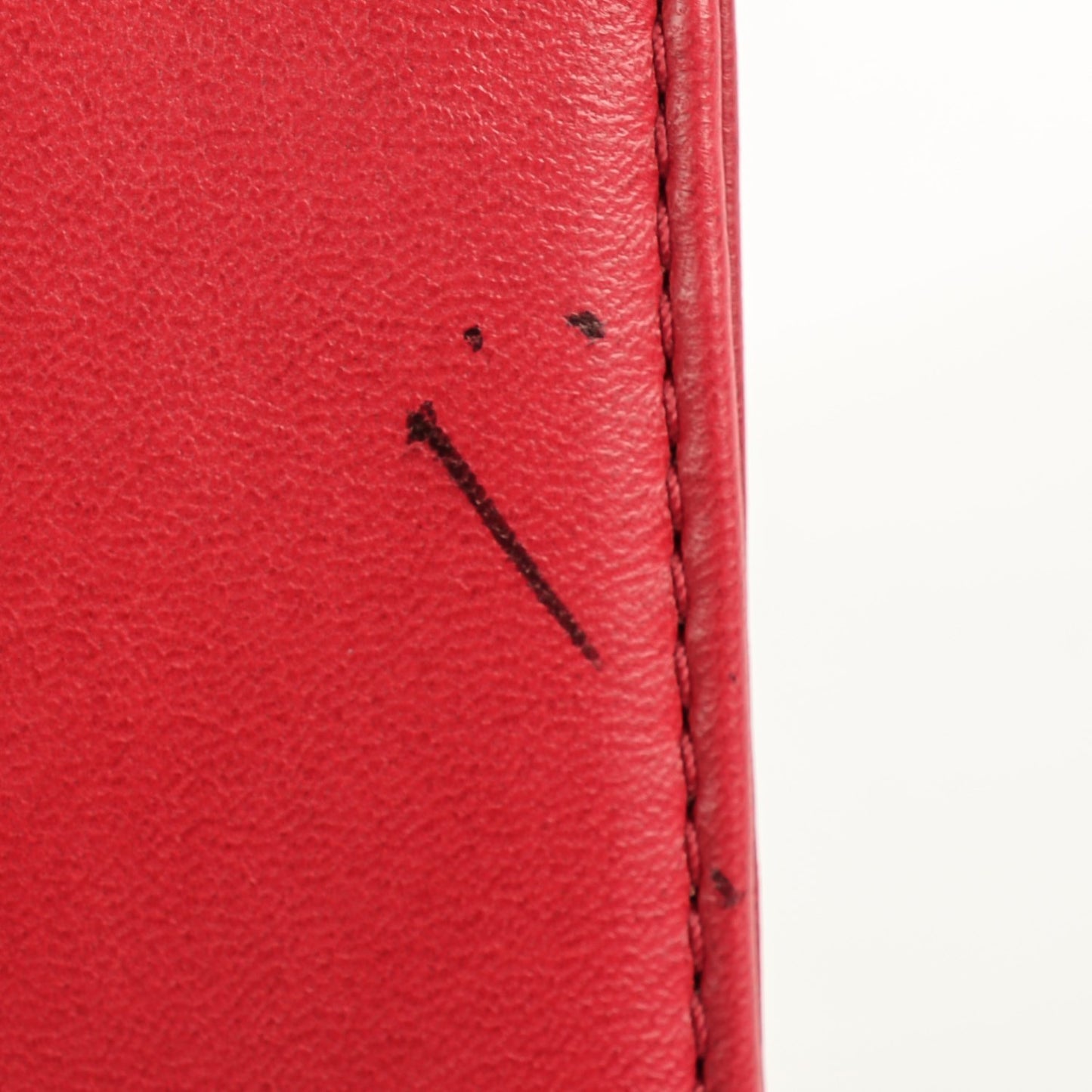 Lambskin Perforated New Medium Boy Flap Red