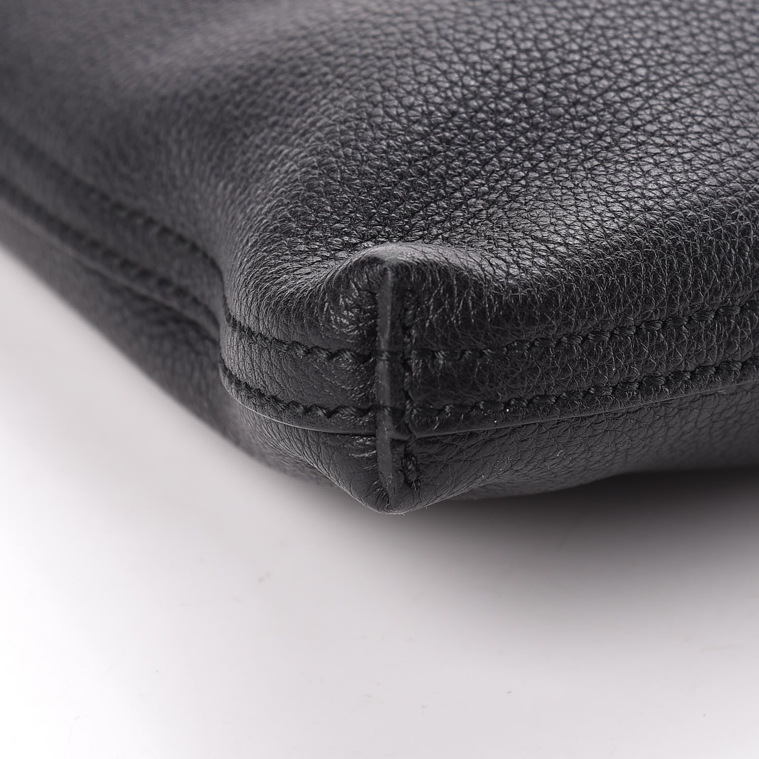 Gucci Pebbled Calfskin Large Logo Portfolio Clutch Black 9 of 10