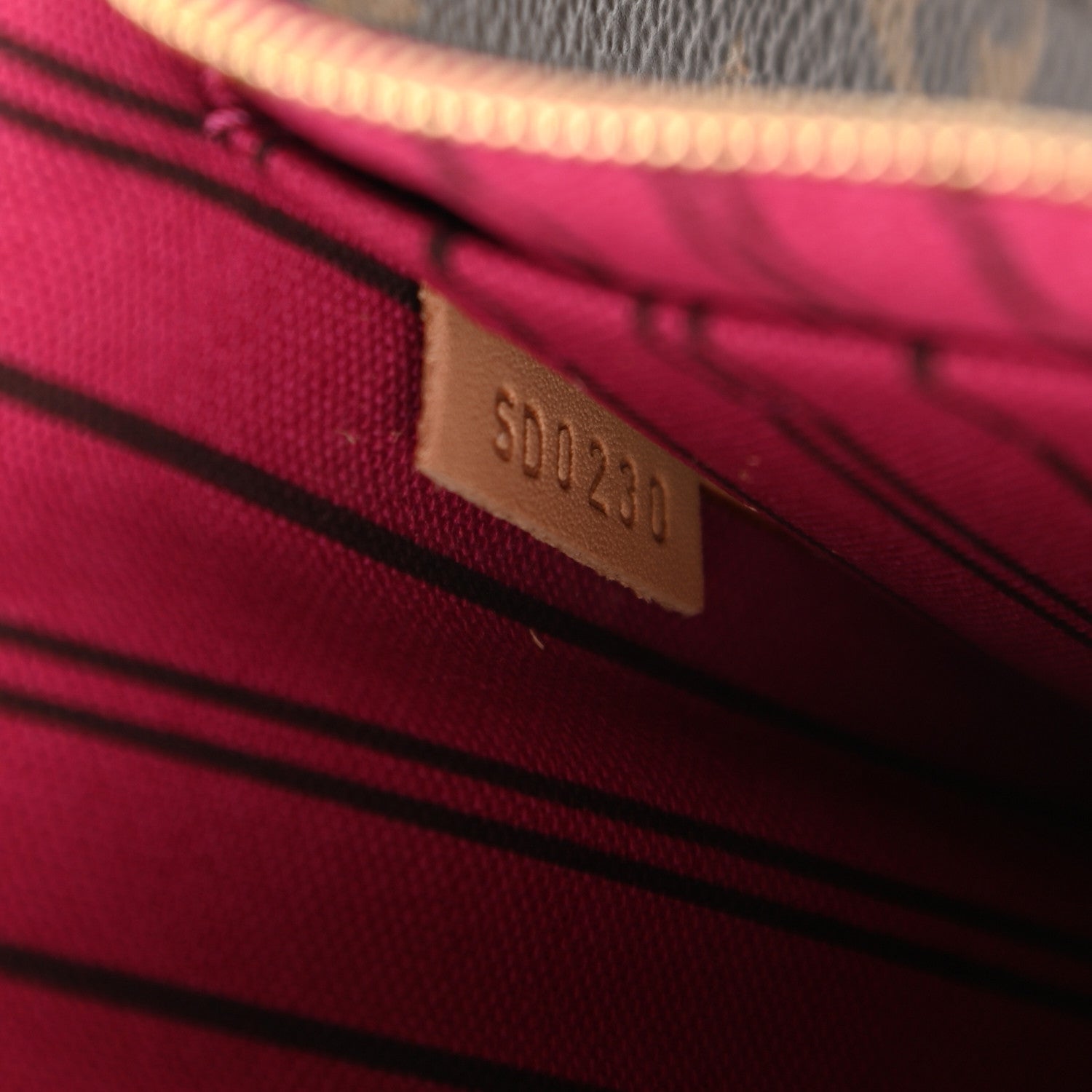 Louis Vuitton Monogram Neverfull MM GM Pochette Fuchsia 7 of 7