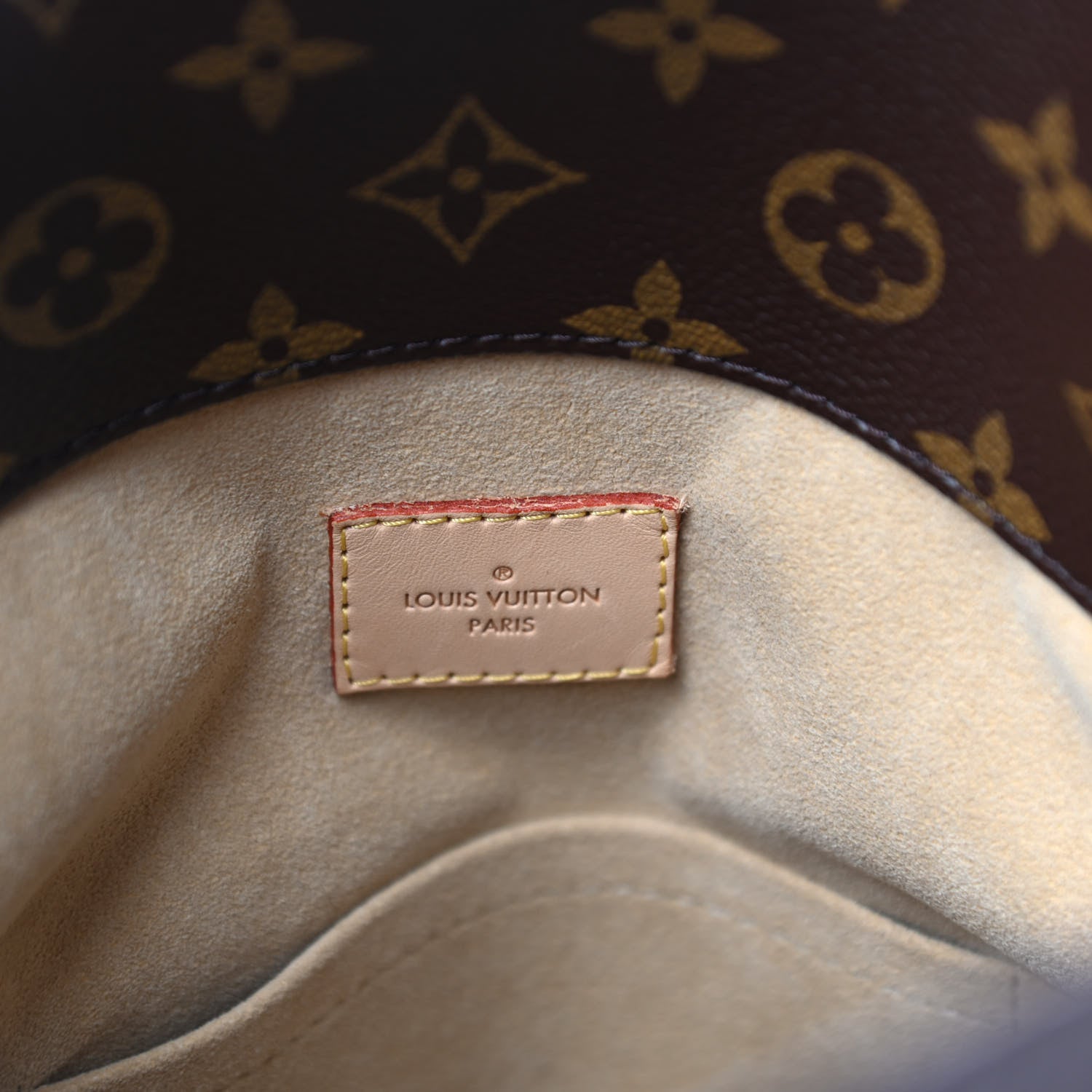 Louis Vuitton Monogram Artsy MM 6 of 9