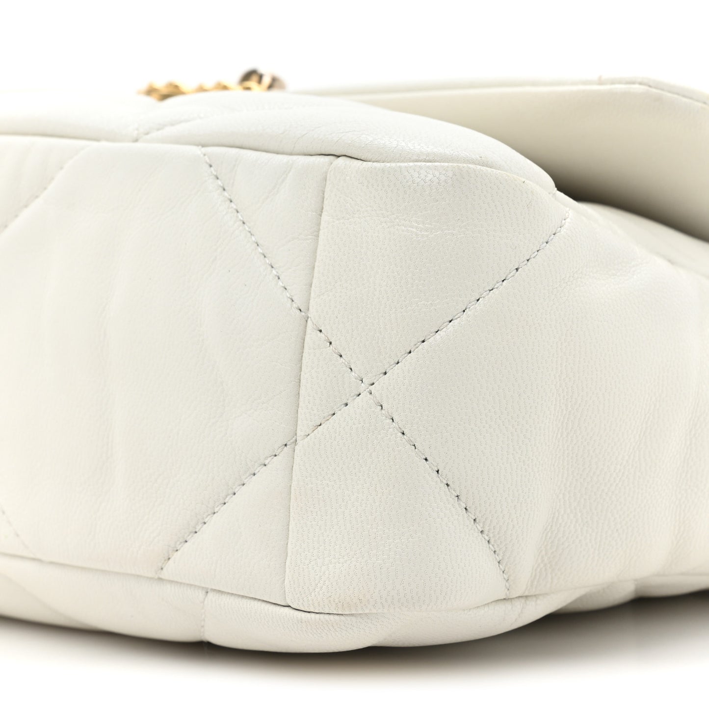 Lambskin Quilted Medium Chanel 19 Flap White