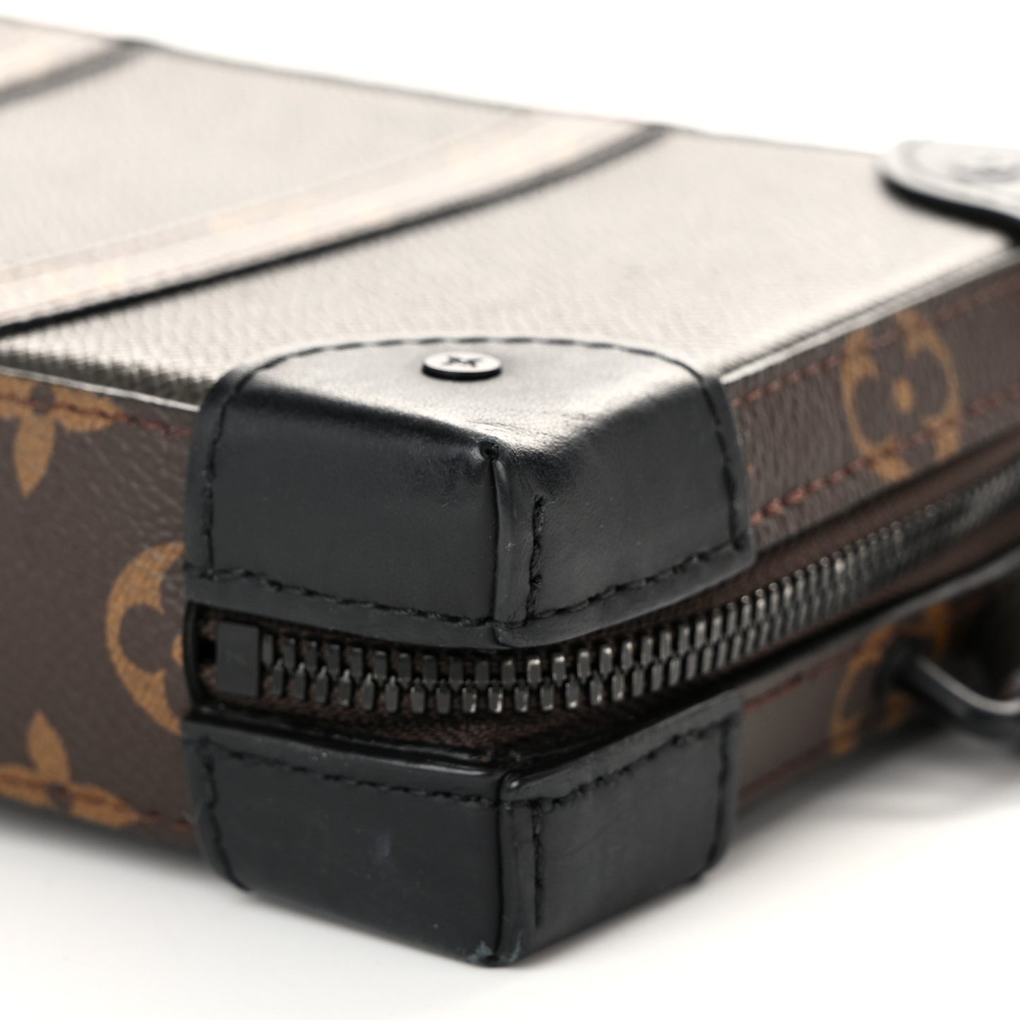 Taiga Monogram Soft Trunk Wallet Khaki Green