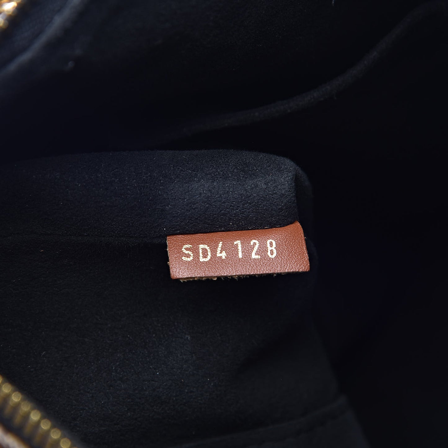 Monogram V Tote MM Black