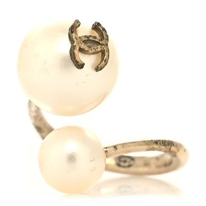 Chanel Pearl CC Ring 47 4 Gold Pearly White 1 of 4