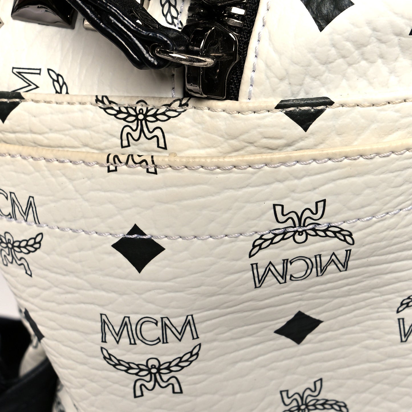 Visetos Crown Stud Medium Stark Backpack White