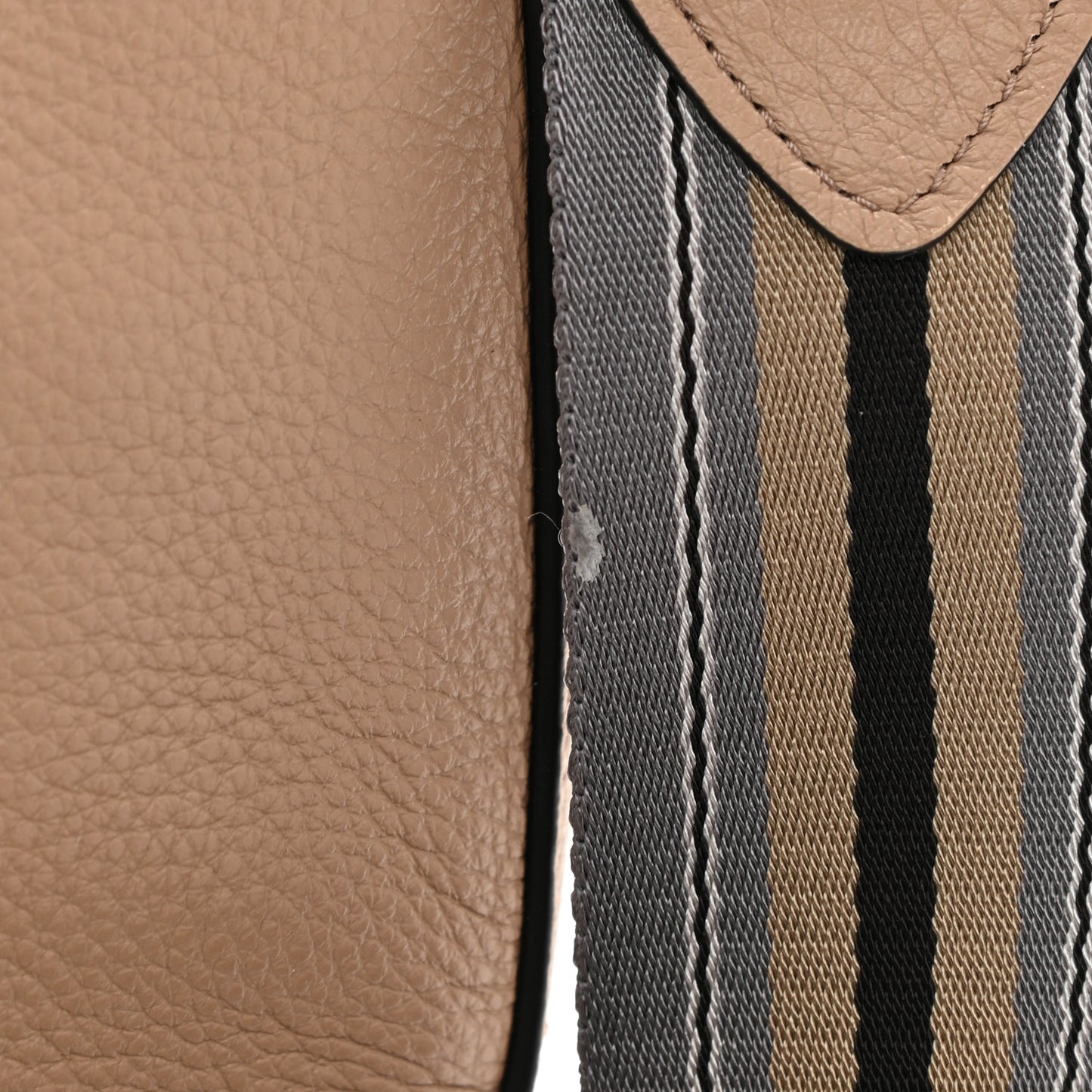 Vitello Phenix Zippered Messenger Hobo Cammeo