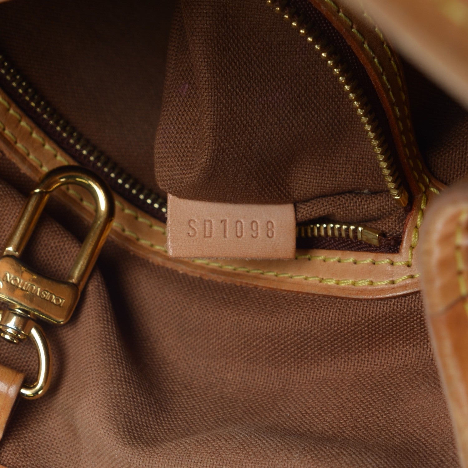 Louis Vuitton Monogram Batignolles Vertical 8 of 10