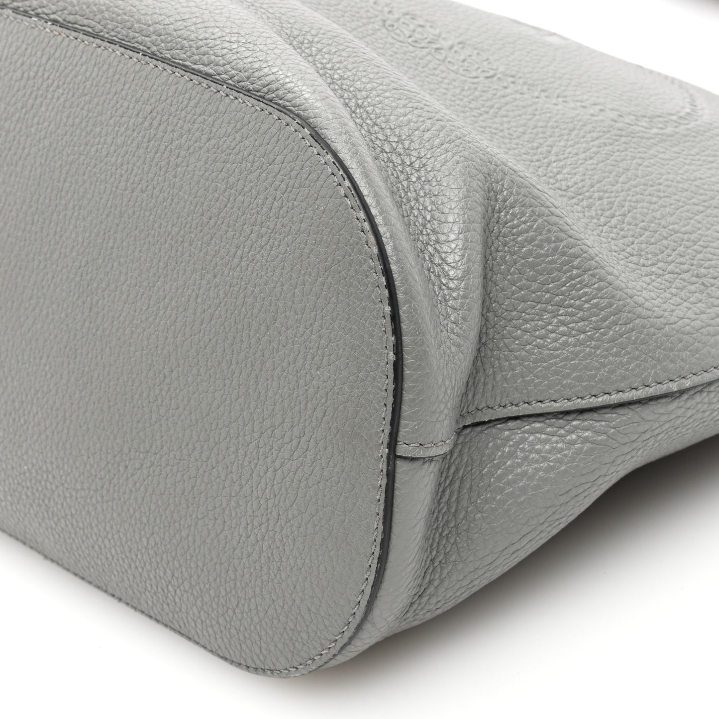 Vitello Phenix Embossed Logo Hobo Argilla